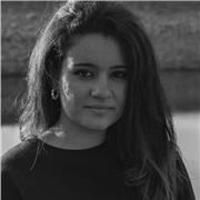 Profesora de matemáticas y lengua castellana imparte clases particulares a alumnos de educación primaria y secundaria